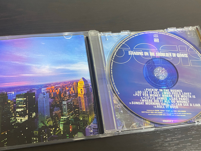 oasis「Standing on the Shoulder of Giants」の収録曲
