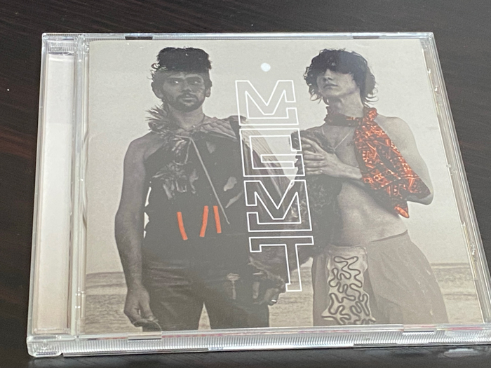 MGMT「Oracular Spectacular」のジャケット