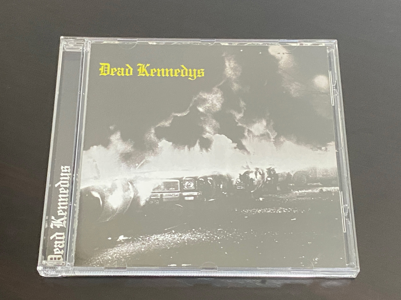 Dead Kennedys「Fresh Fruit for Rotting Vegetables」のジャケット