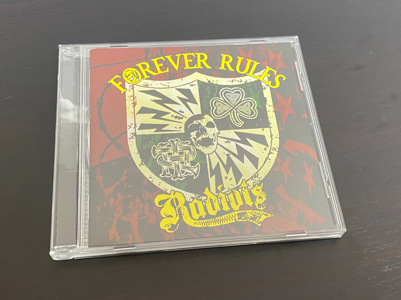 RADIOTS「FOREVER RULES」のジャケット