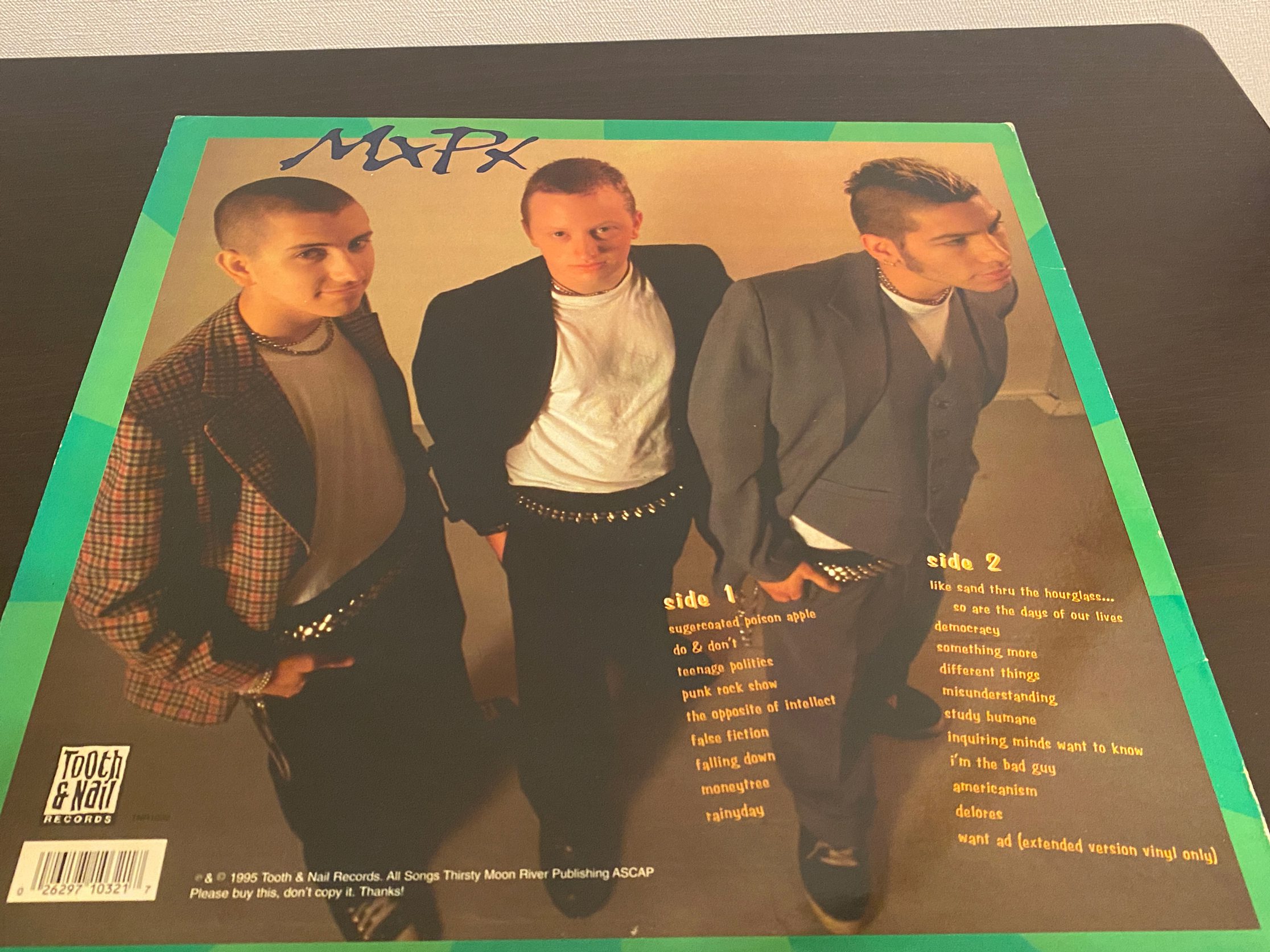 MxPx「Teenage Politics」の収録曲