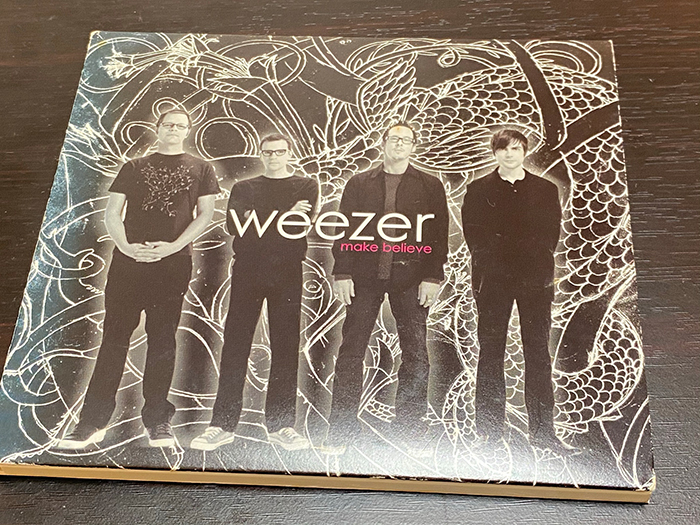 Weezer「Make Believe」のジャケット
