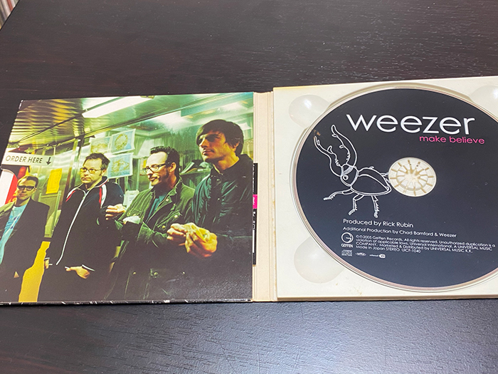 Weezer「Make Believe」の収録曲