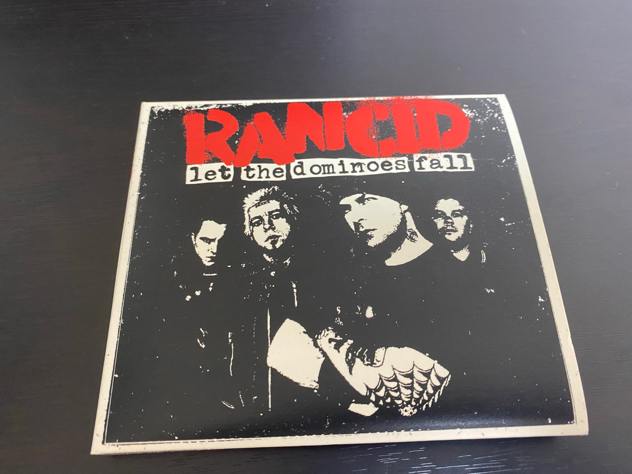 RANCID「Let The Dominoes Fall」（ランシド レット・ザ・ドミノズ・フォール）のジャケット