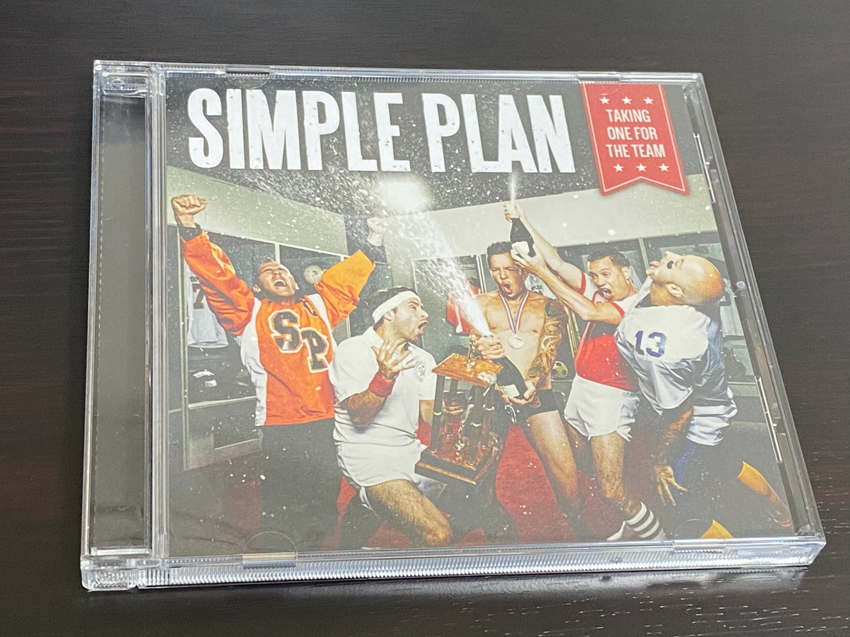 Simple Plan「TAKING ONE FOR THE TEAM」のジャケット