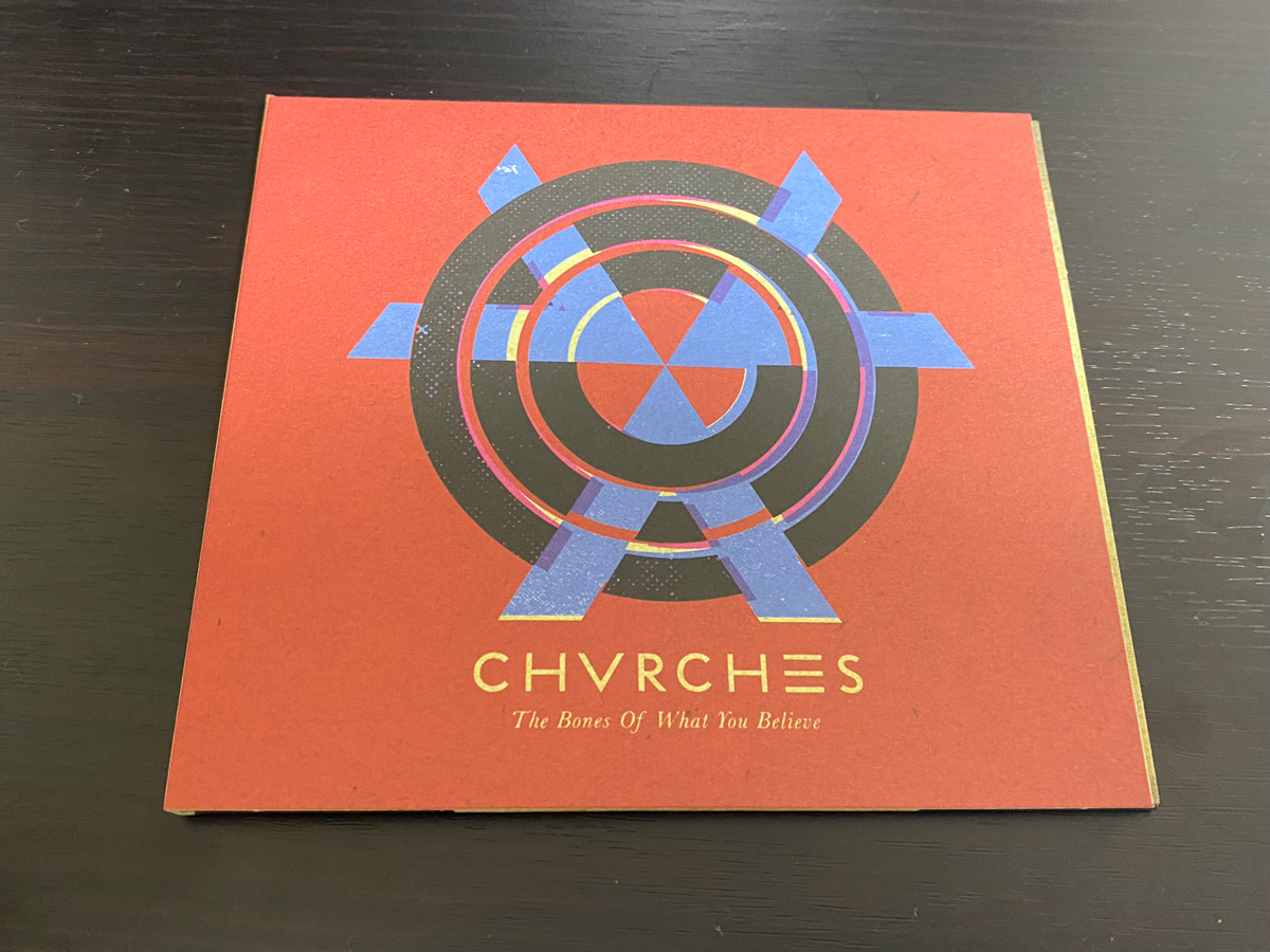 CHVRCHES「THE BONES OF WHAT YOU BELIEVE」のジャケット